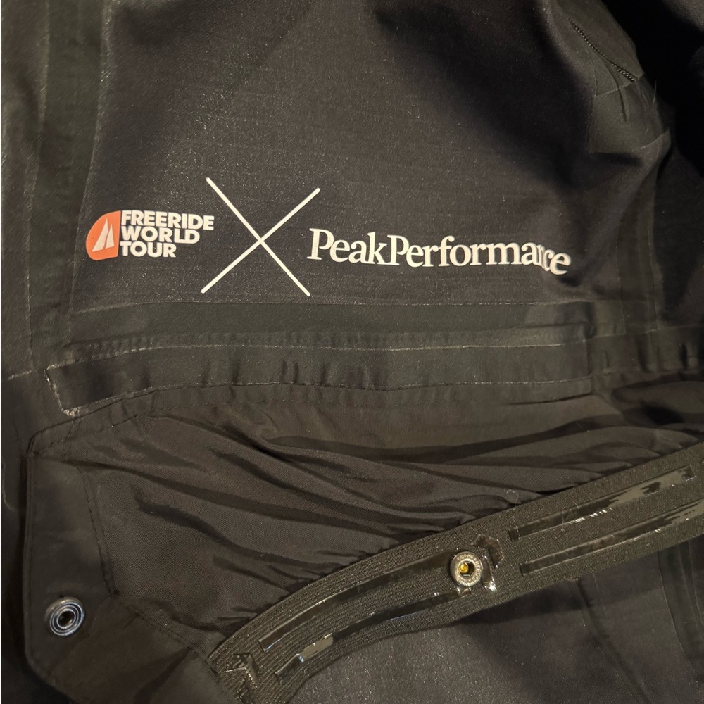 Women’s Peak Performance Kirkwood Shell - Picture 4 of 12